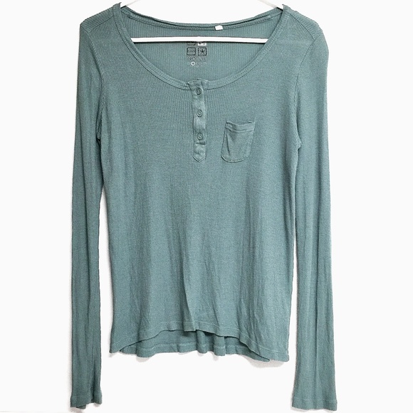Nollie Tops - *LAST CHANCE* NOLLIE Soft green ribbed top, size S